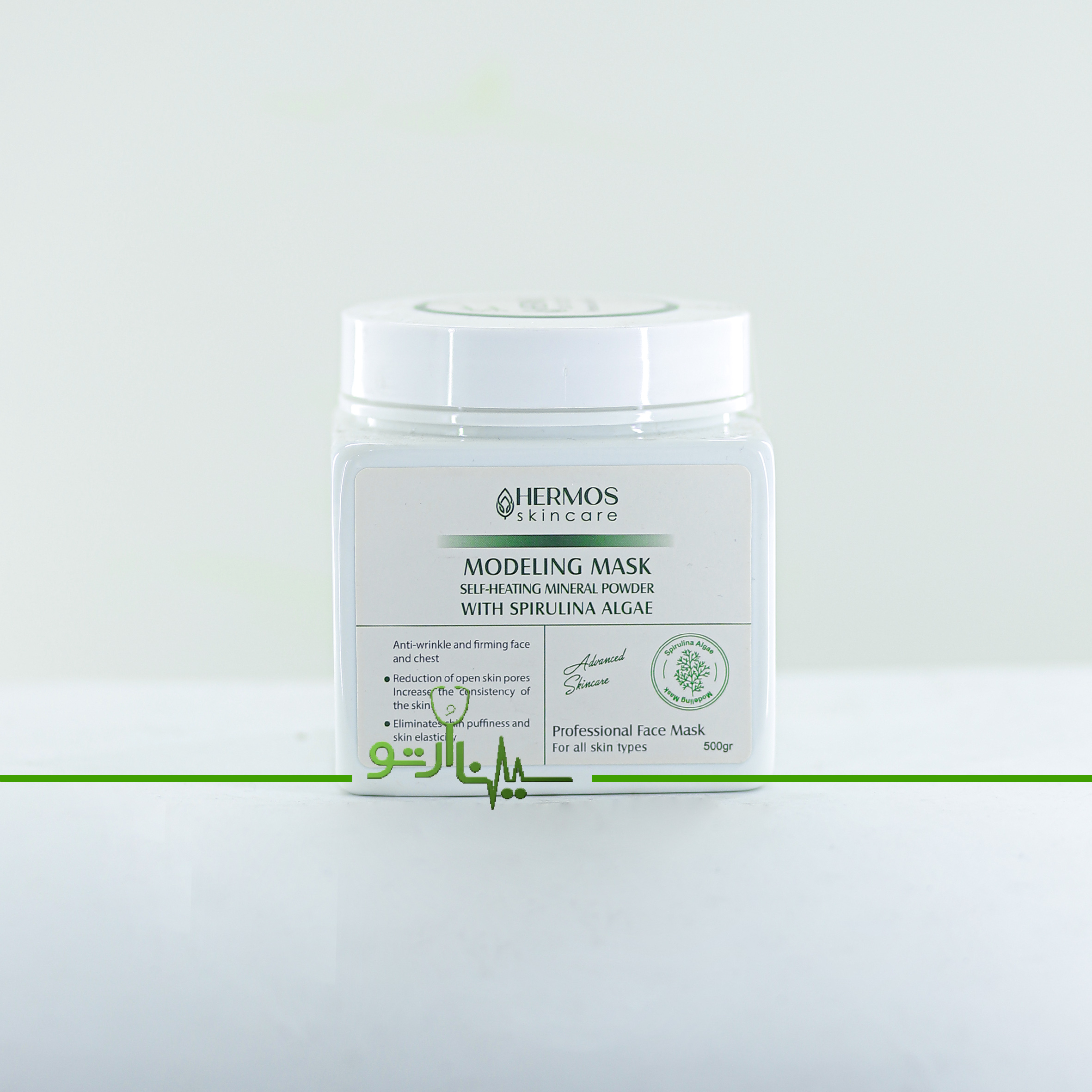 modeling mask with spirulina algae